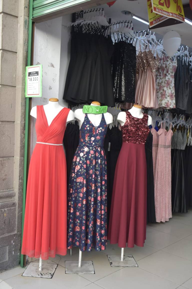 Incrementan ventas de vestidos, para fiestas decembrinas - El Sol de San  Luis | Noticias Locales, Policiacas, sobre México, San Luis Potosí y el  Mundo